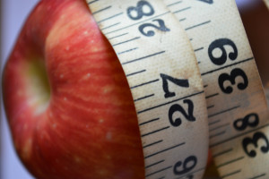 2405-diet-apple-measure-tape-waist_mini